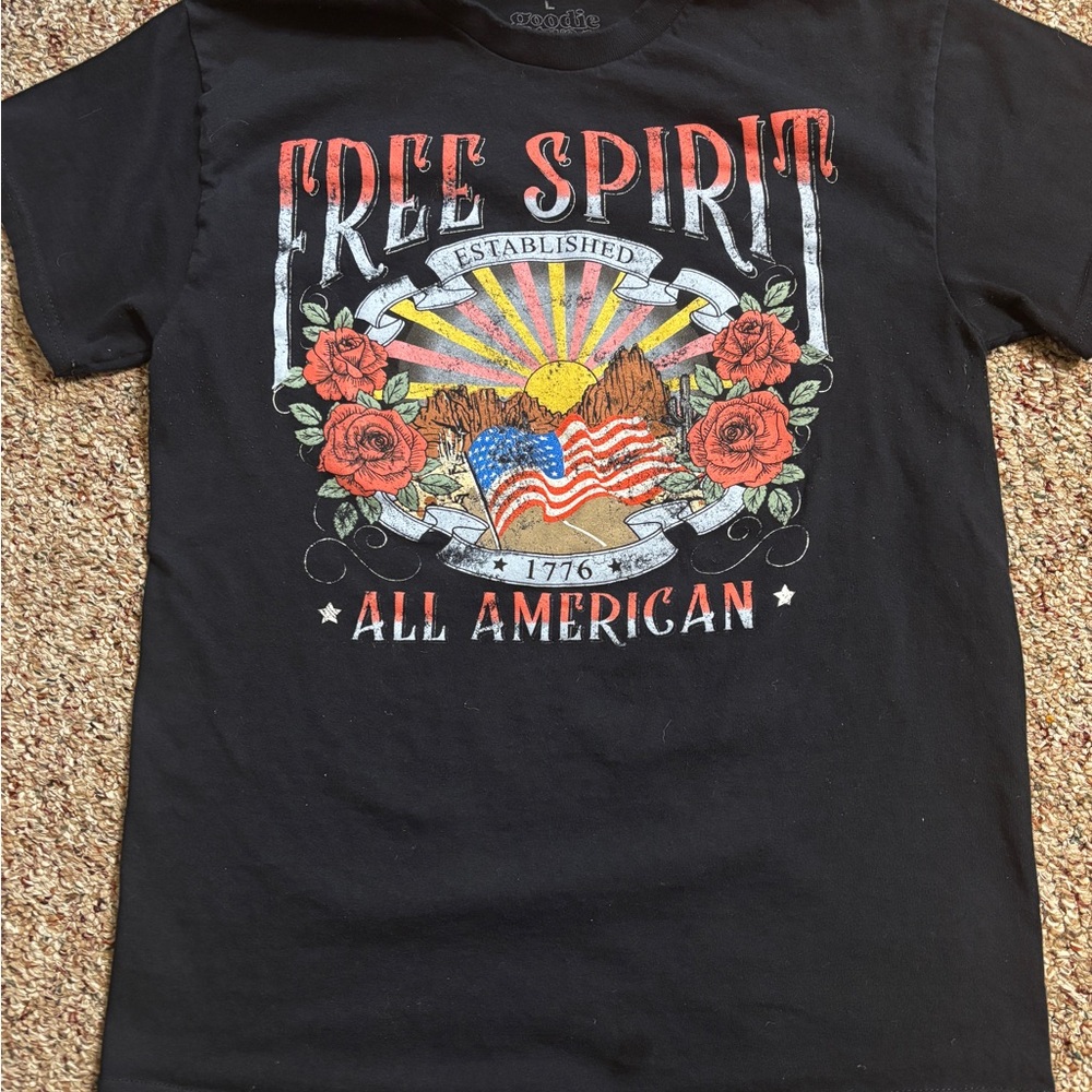 ⬇️Women’s Large Free Spirit American Shirt
